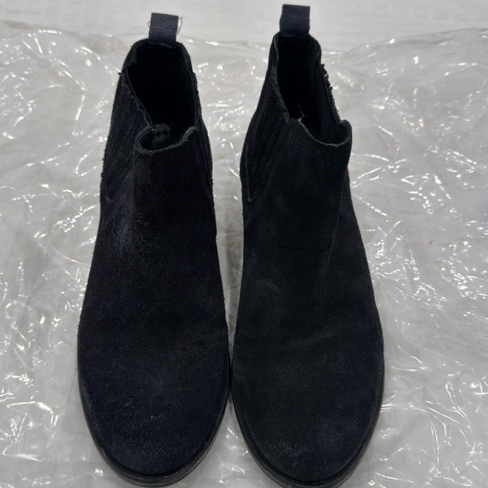 Black short boots